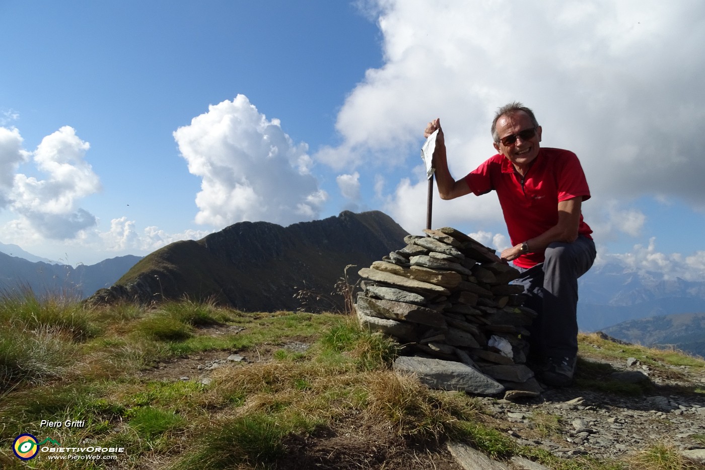 87 In vetta a Cima Lemma (2348 m) con vista verso Pizzo Scala .JPG